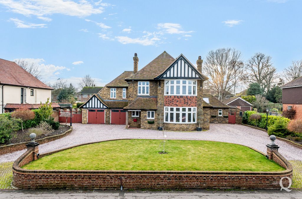 Property photo 1 of 50 3F86E625-E210-439...