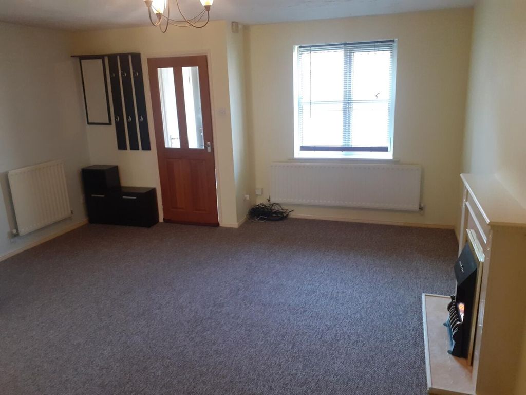Property photo 3 of 14 Living Room