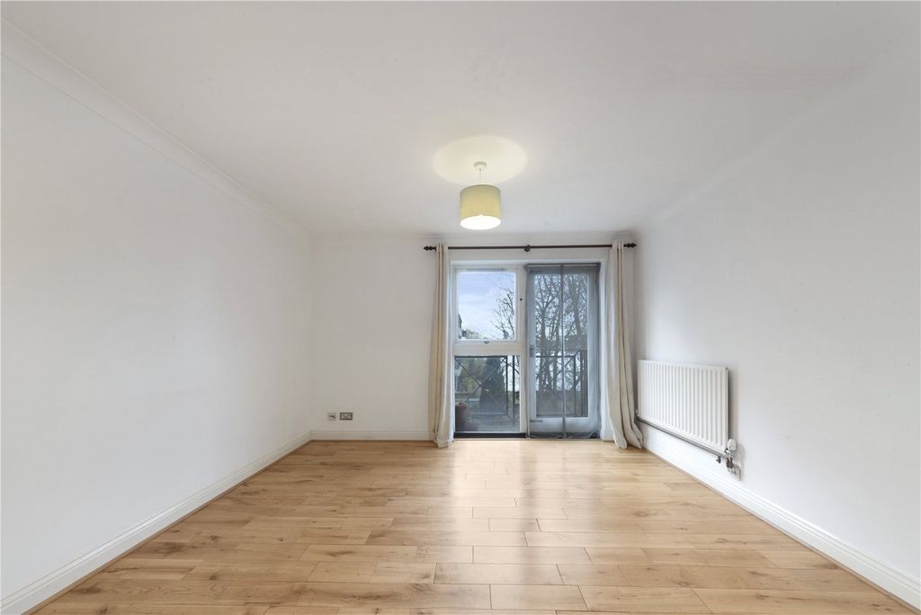 Property photo 1 of 9 Picture No. 07