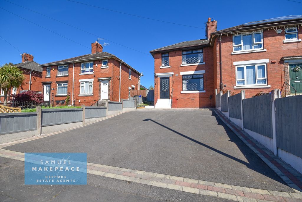 Property photo 1 of 15 Two Bedroom End Townhouse With Large Driveway