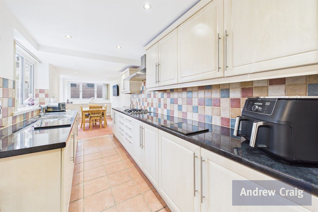 Property photo 3 of 14 Kitchen Diner
