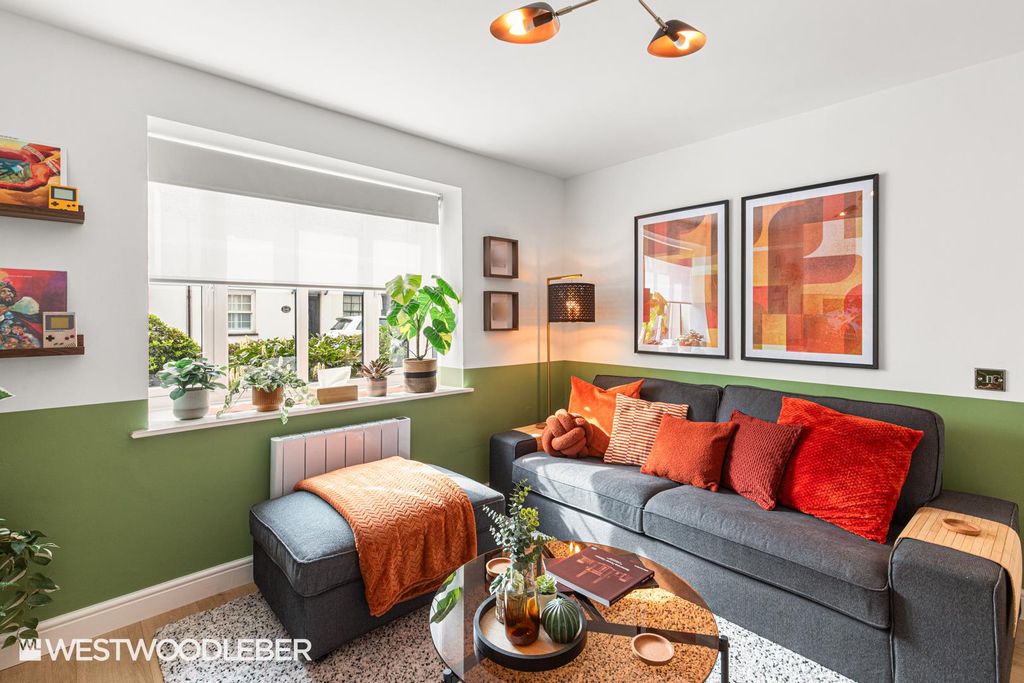 Property photo 2 of 15 Richmondcourt_5.Jpg