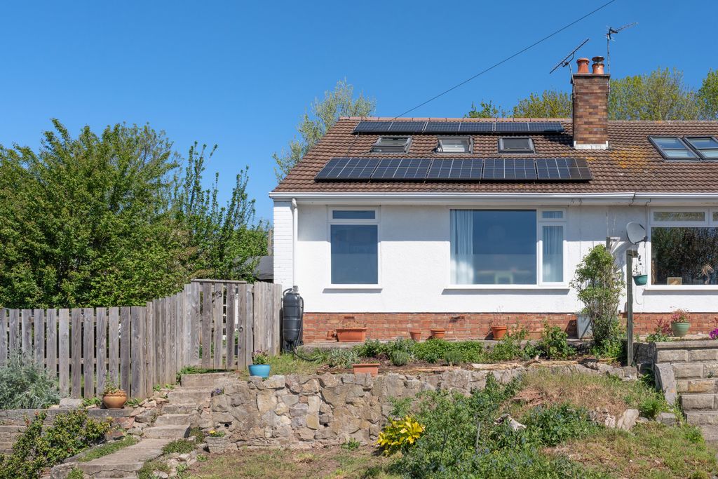 Property photo 1 of 25 45 Clifford Gardens Externals-9