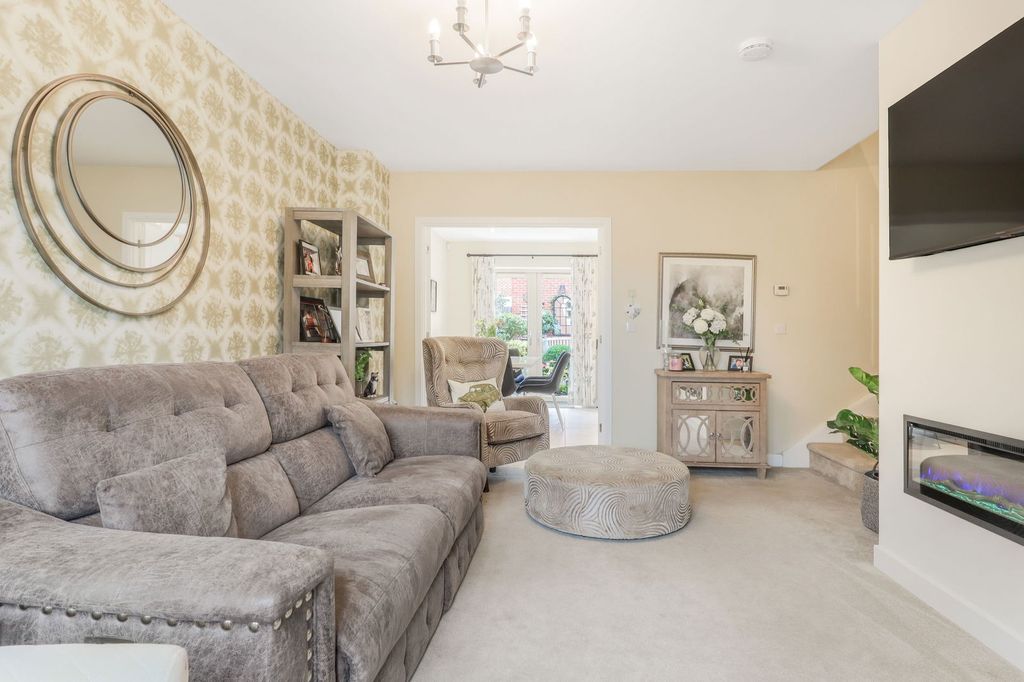 Property photo 3 of 24