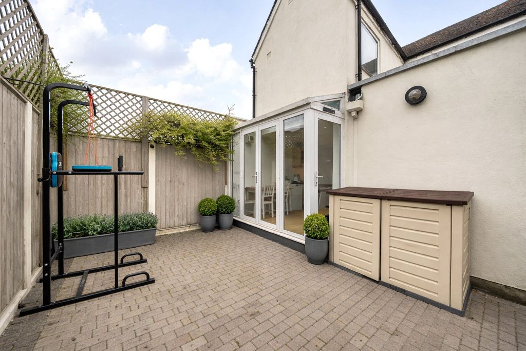 Property photo 3 of 9 Picture No. 26