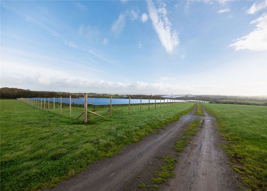 Property photo 2 of 7 Solar