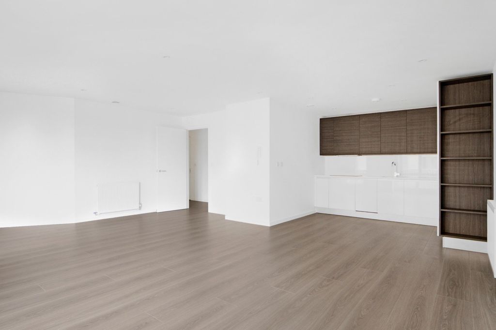 Property photo 2 of 11 Reception 2