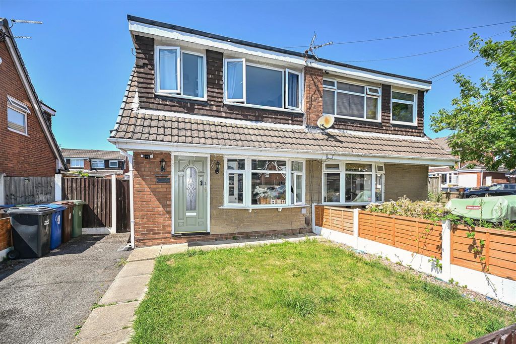 Property photo 1 of 25 14 Telford Crescent External (3).Jpg