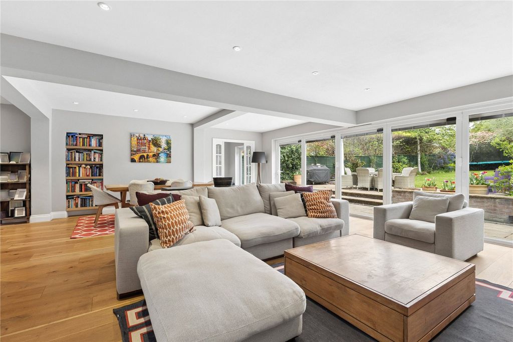 Property photo 3 of 20 Sitting Room