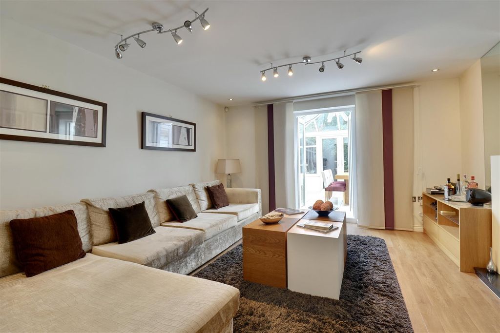 Property photo 1 of 24 D5D8782D-8E5C-438F-A59C-41F6A60D6Ff4_1_201_A.Jpeg