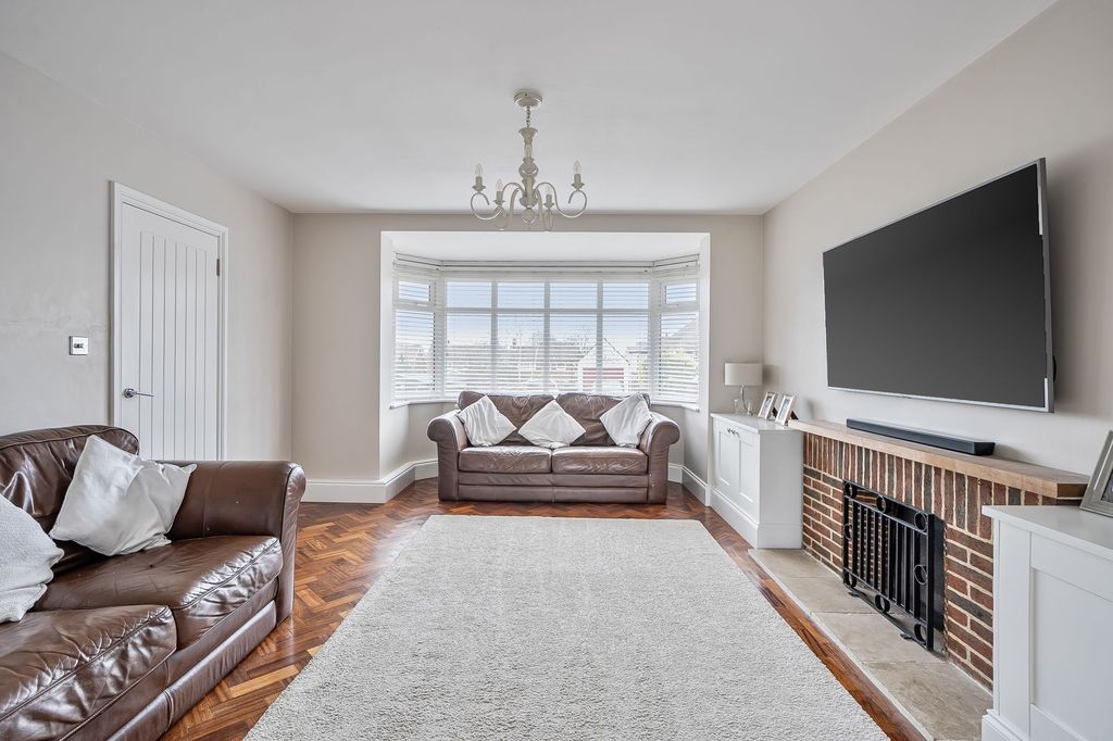 Property photo 3 of 25