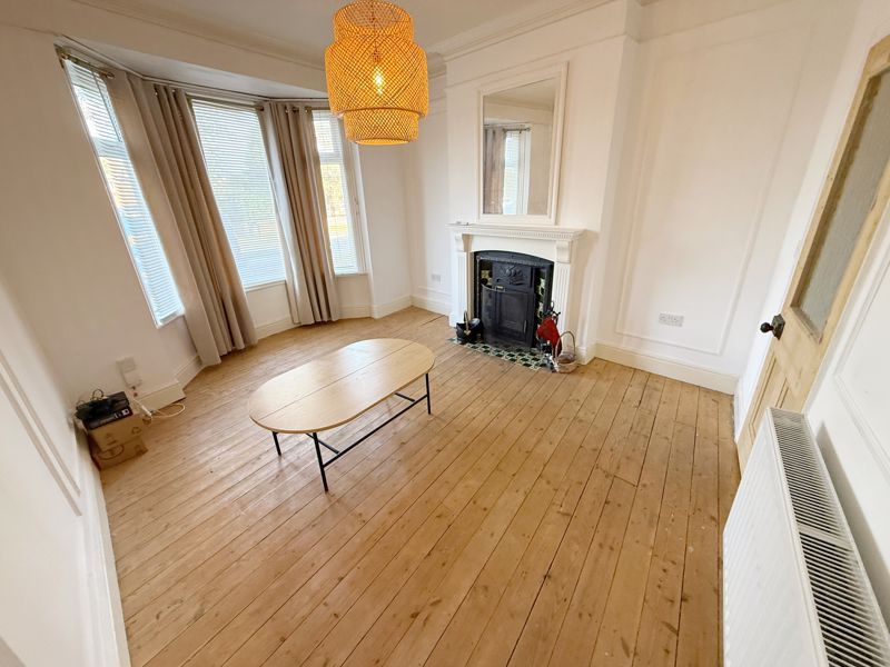 Property photo 2 of 12 Lounge