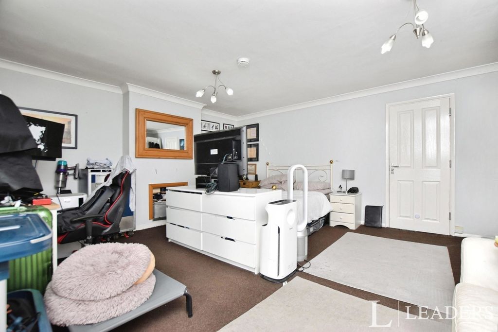 Property photo 2 of 10 Pbox-Img.Jpg