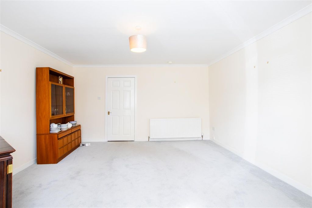 Property photo 3 of 14 Lounge-1.Jpg