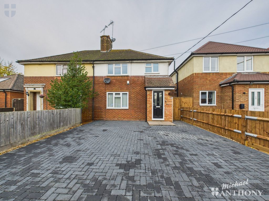 Property photo 1 of 14 Cam03852G0-Pr0463-Still012