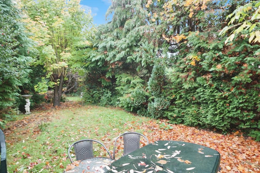 Property photo 2 of 17 Photo