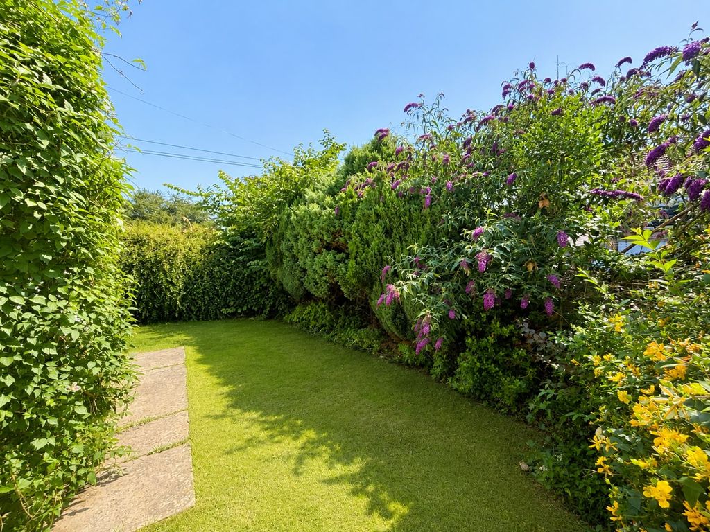 Property photo 3 of 17 Garden.