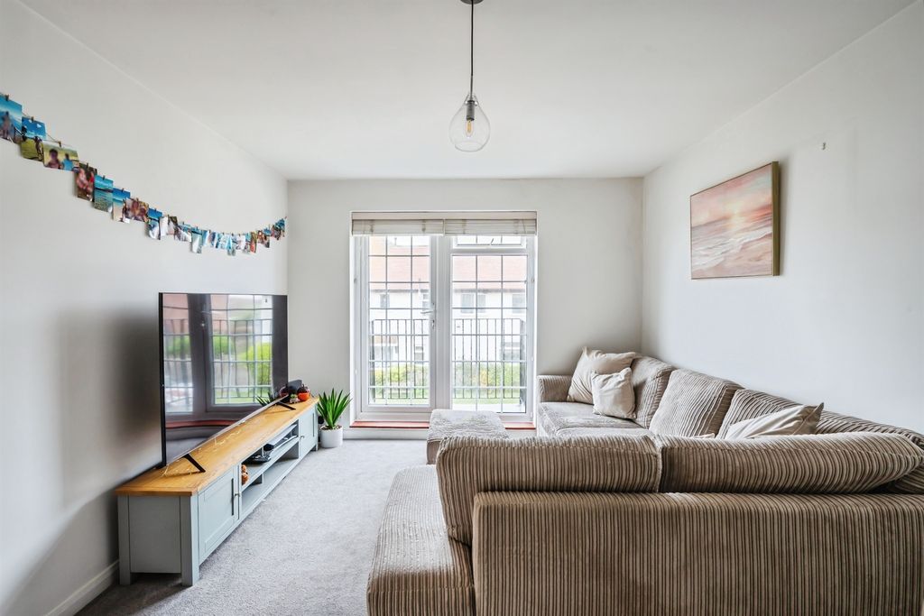 Property photo 3 of 13