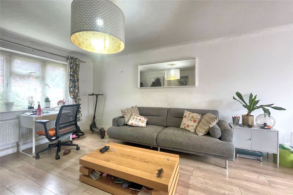 Property photo 3 of 8 Picture No. 02