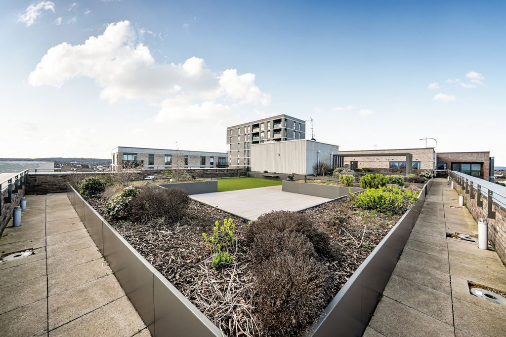 Property photo 1 of 20 Roof