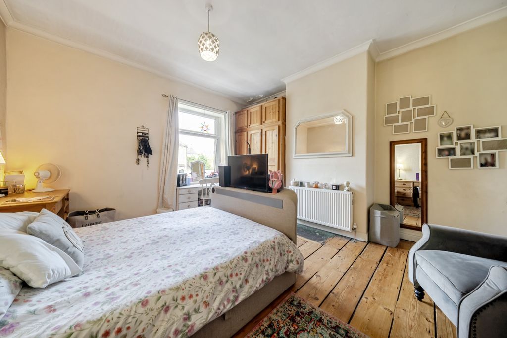 Property photo 3 of 11 1436499-13-69De0Def14977
