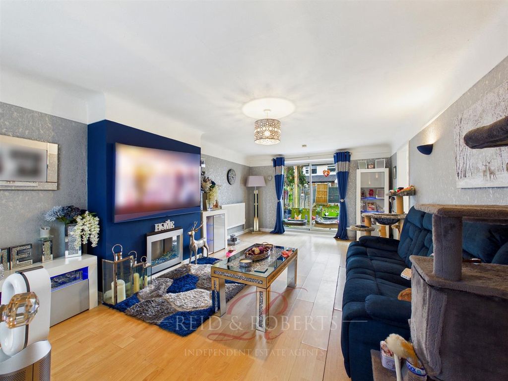 Property photo 2 of 13 Cam05148G0-Pr0131-Still004.Jpg