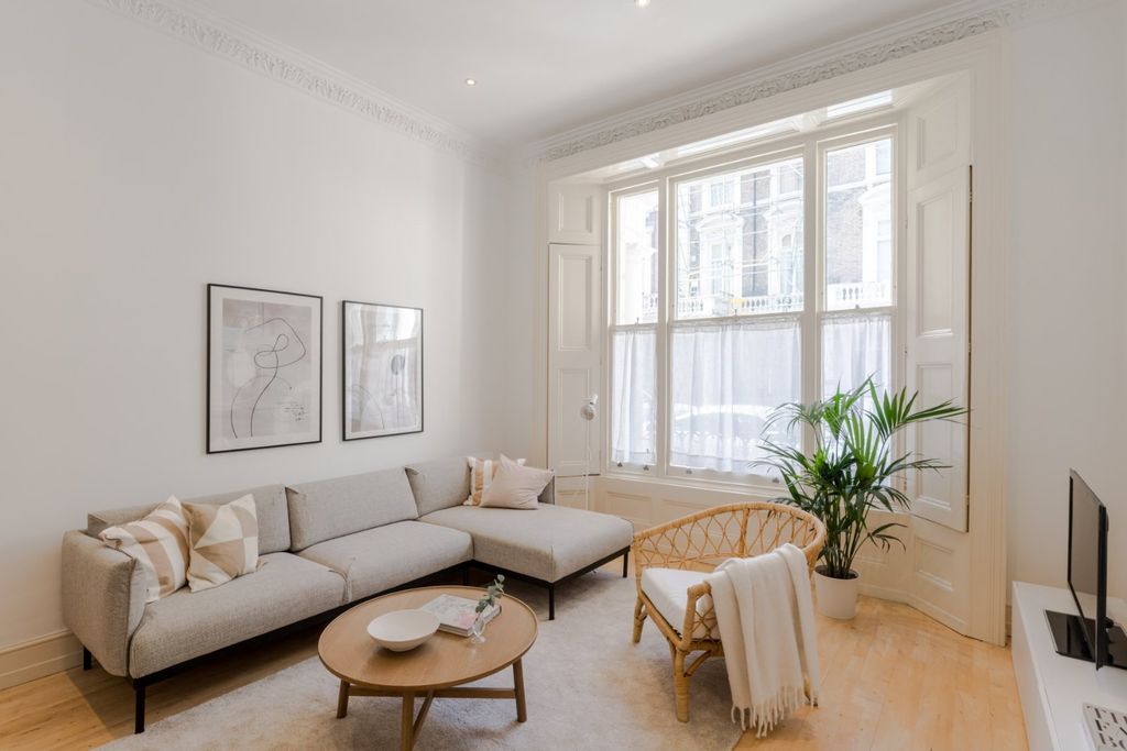 Property photo 2 of 11 Reception