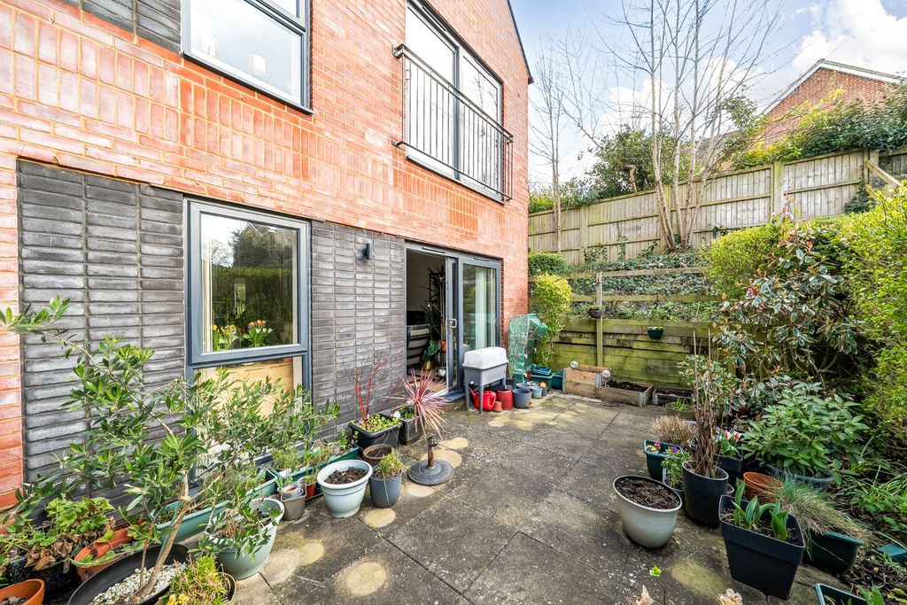 Property photo 2 of 11 Picture No. 51