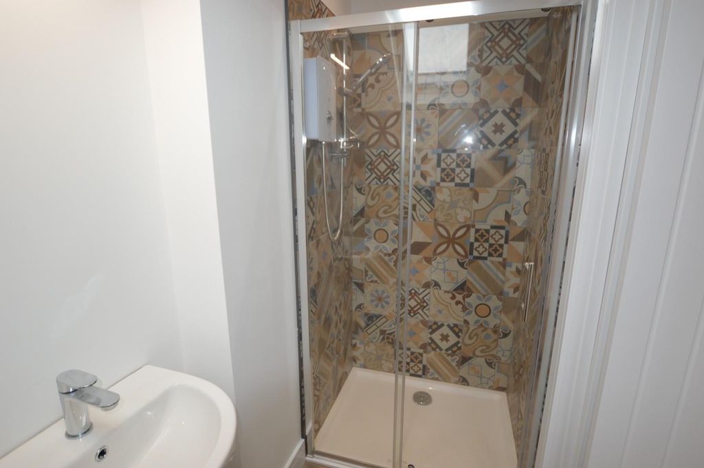 Property photo 3 of 5 Studio Room