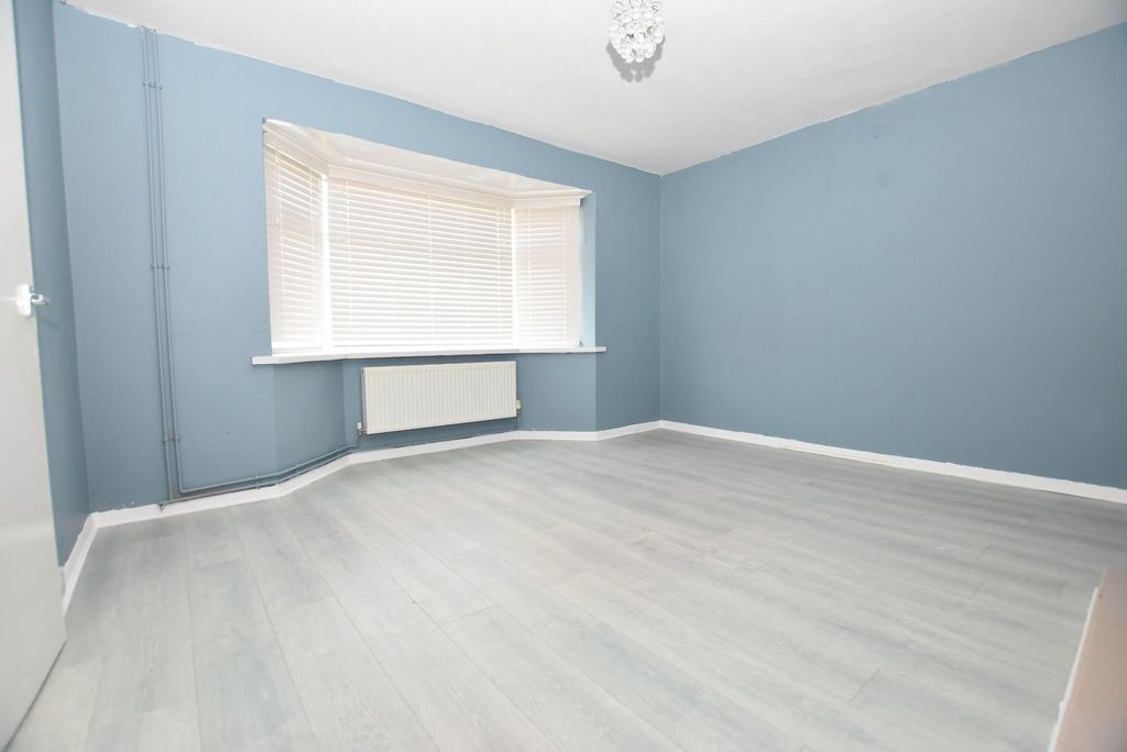 Property photo 3 of 15 Lounge (3).Jpg