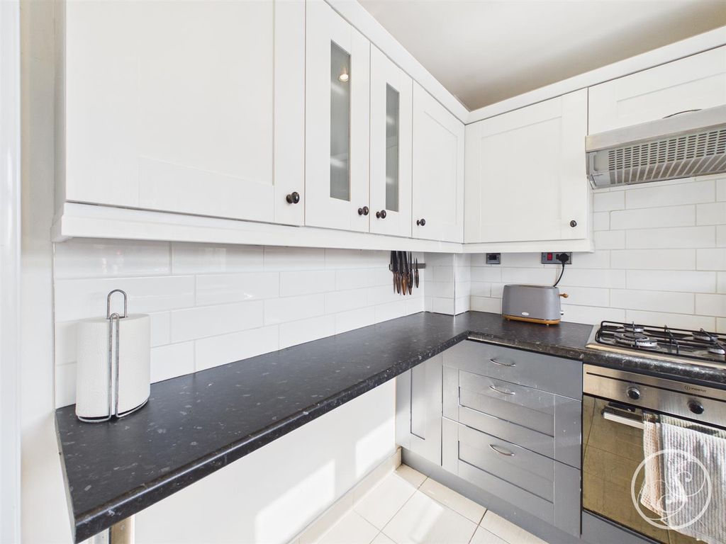 Property photo 3 of 19 Cam02071G0-Pr0885-Still003.Jpg