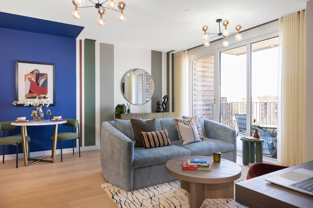 Property photo 1 of 7 Avedon Apartments - Lounge