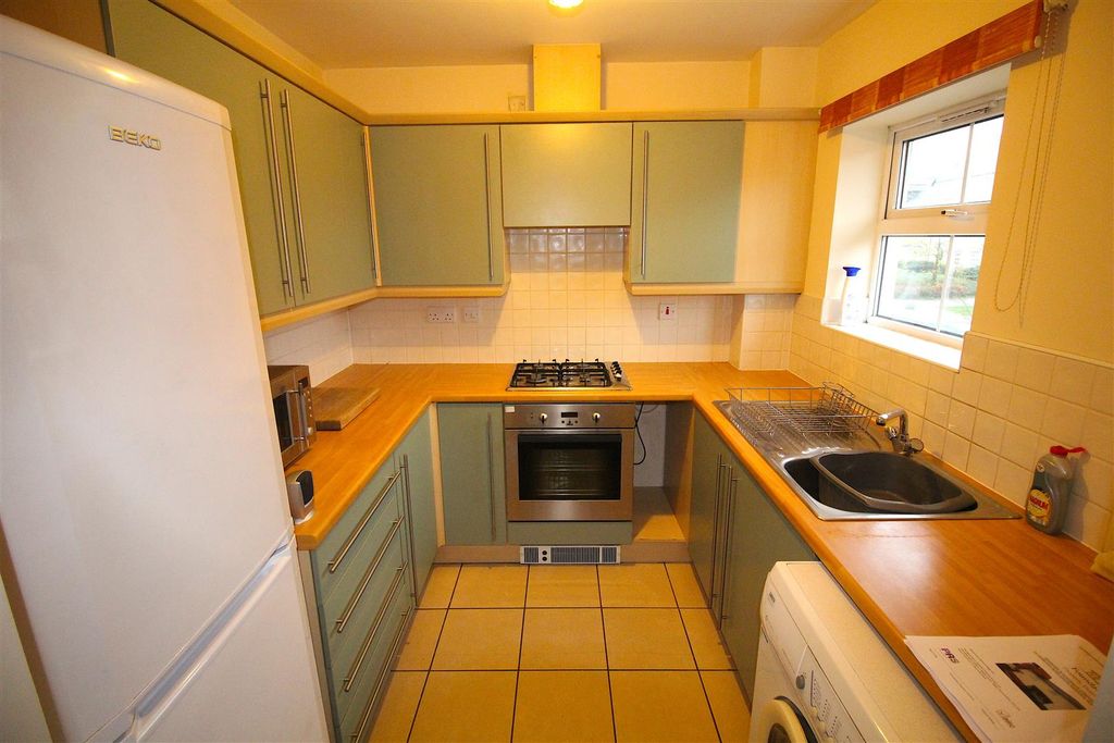 Property photo 2 of 8