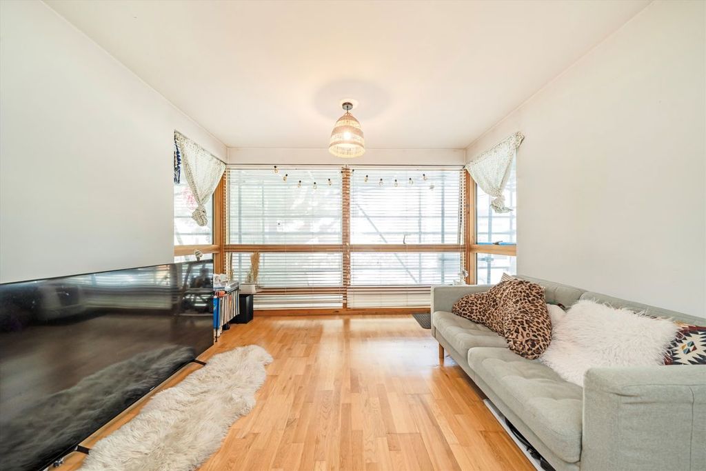 Property photo 1 of 3