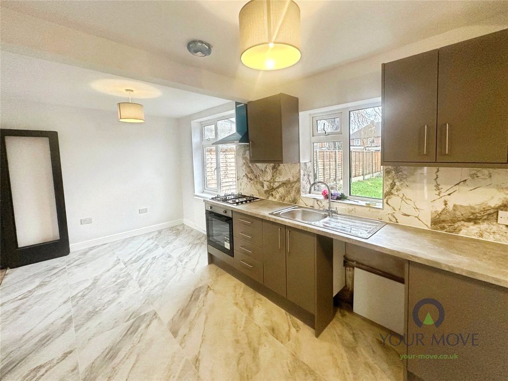 Property photo 3 of 15 Kitchen Area