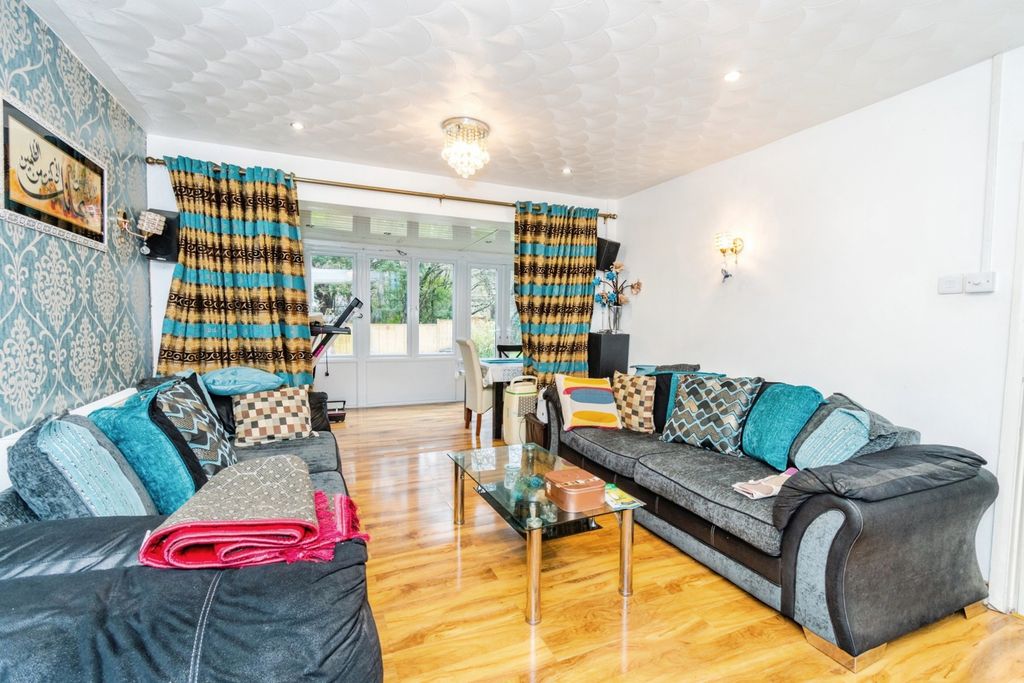 Property photo 2 of 18 Pbox-Img.Jpg