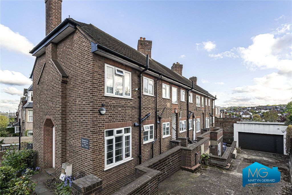 Property photo 2 of 15 Picture No. 24