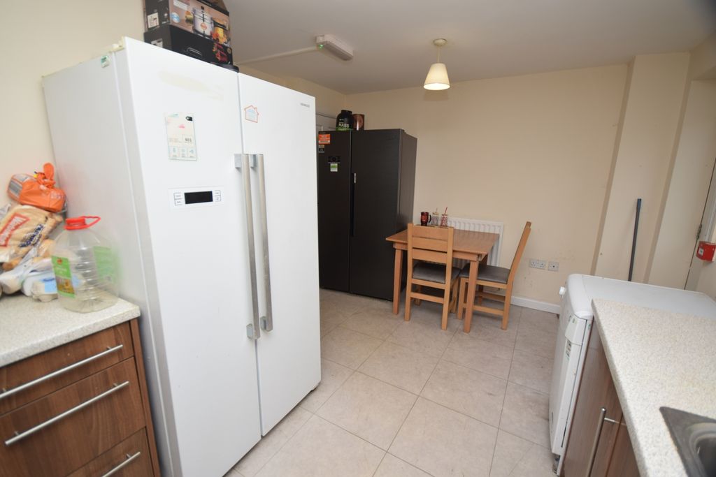 Property photo 3 of 17 Kitchen/Diner