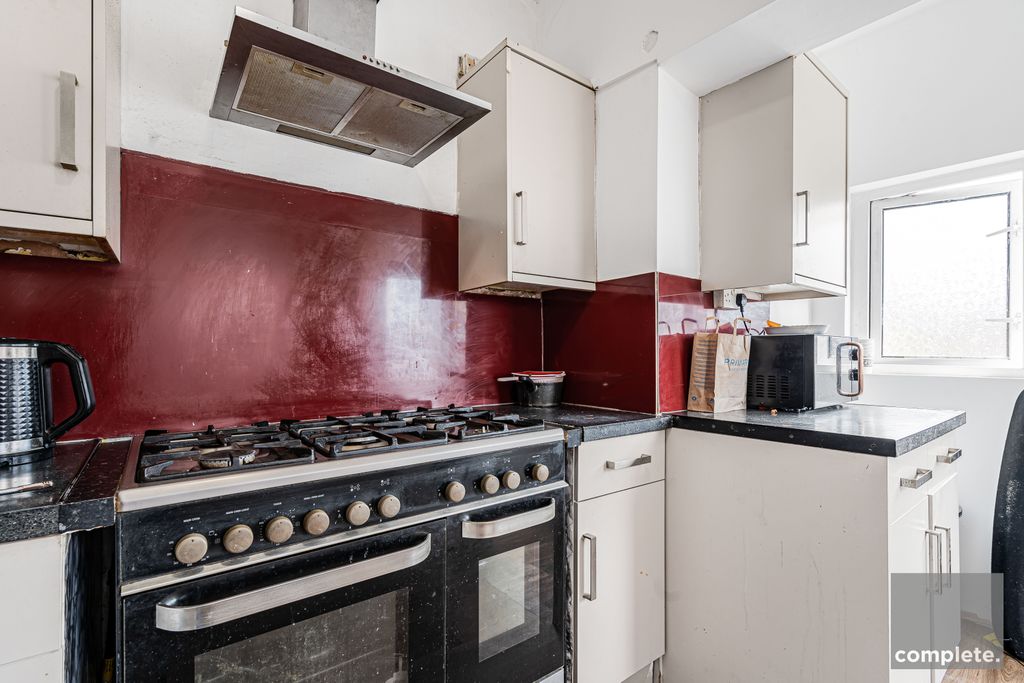 Property photo 2 of 35