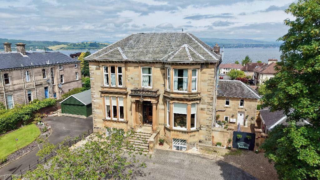 Property photo 2 of 45