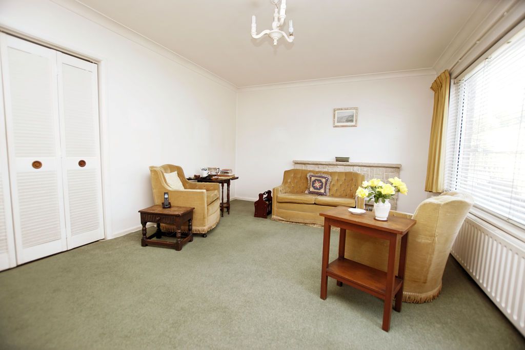 Property photo 2 of 20 Lounge