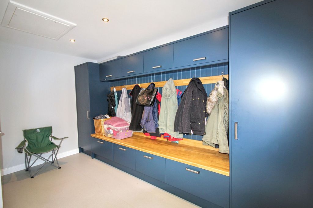 Property photo 3 of 31 Boot Room