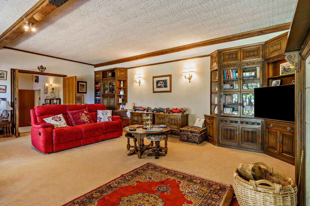 Property photo 3 of 24 Drawing Room