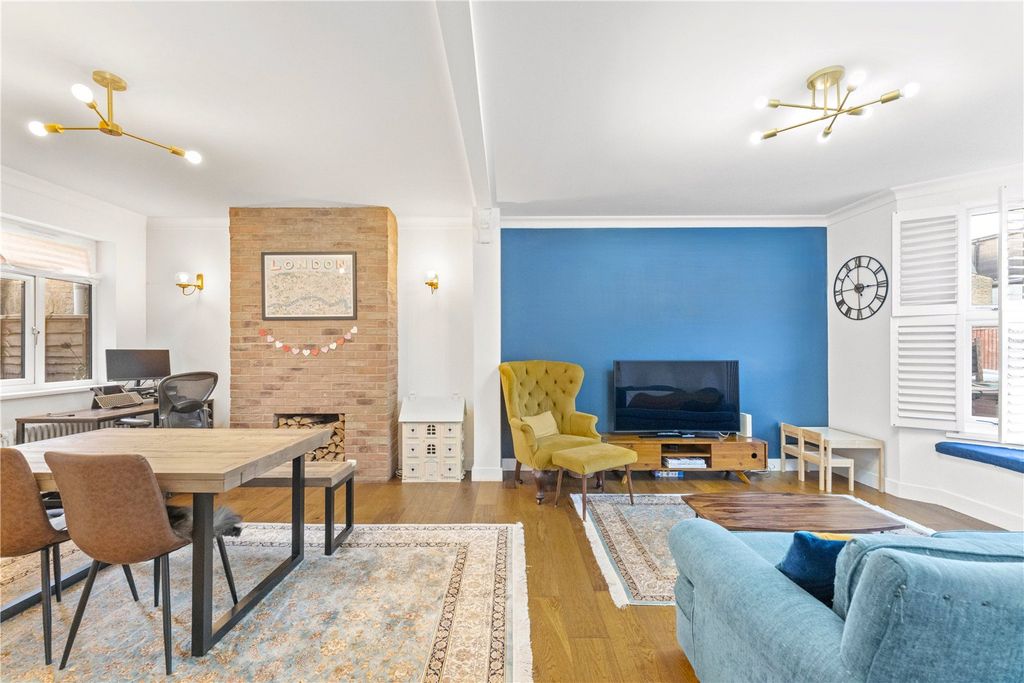 Property photo 2 of 19 Picture No. 16