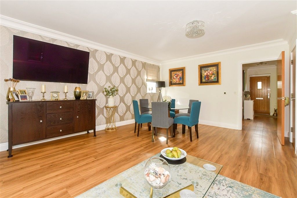 Property photo 3 of 17 Lounge/Dining Room.,