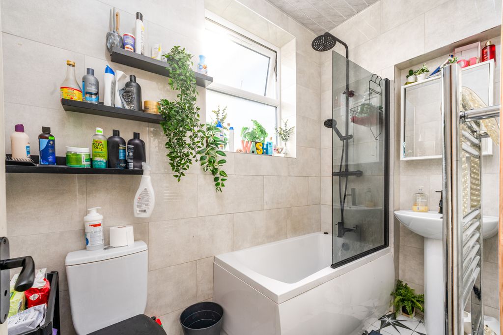 Property photo 3 of 23 17