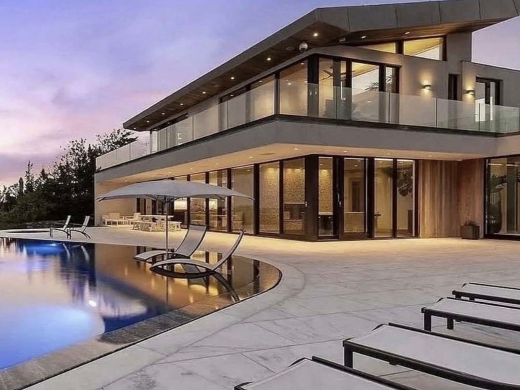 Property photo 1 of 6