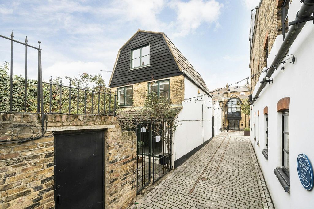 Property photo 1 of 10 Ext 1.Jpg