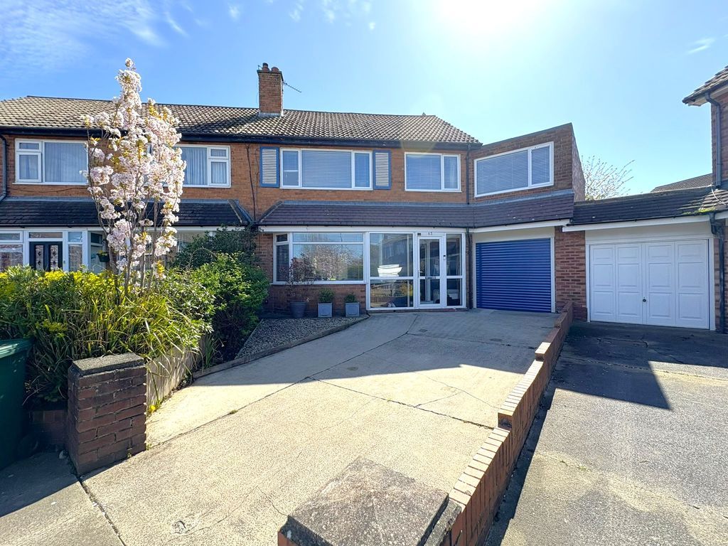 Property photo 1 of 18 Photo 8