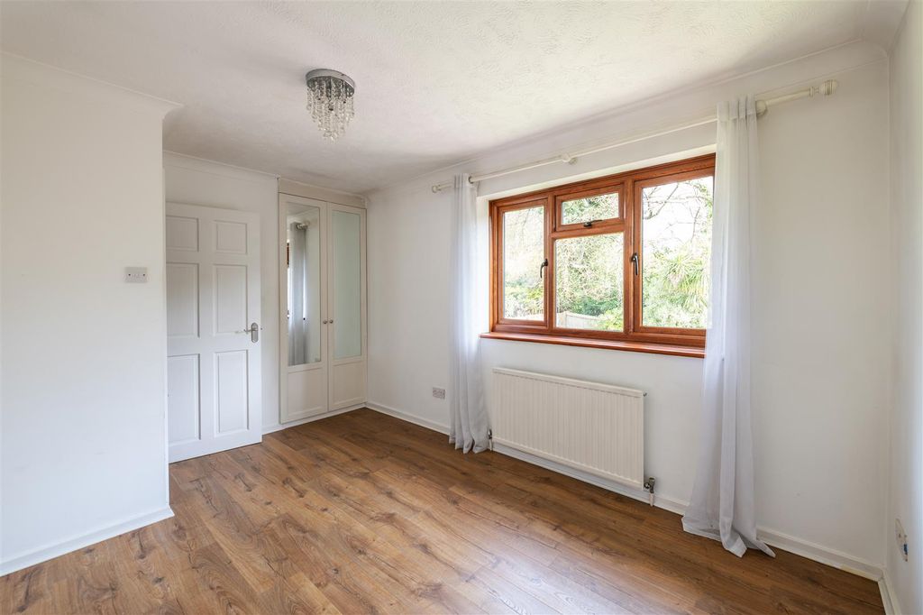 Additional image 15 of 6 bed detached house for saleCrawley Lane, Crawley RH10